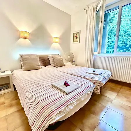 D'hotes Bed & Breakfast